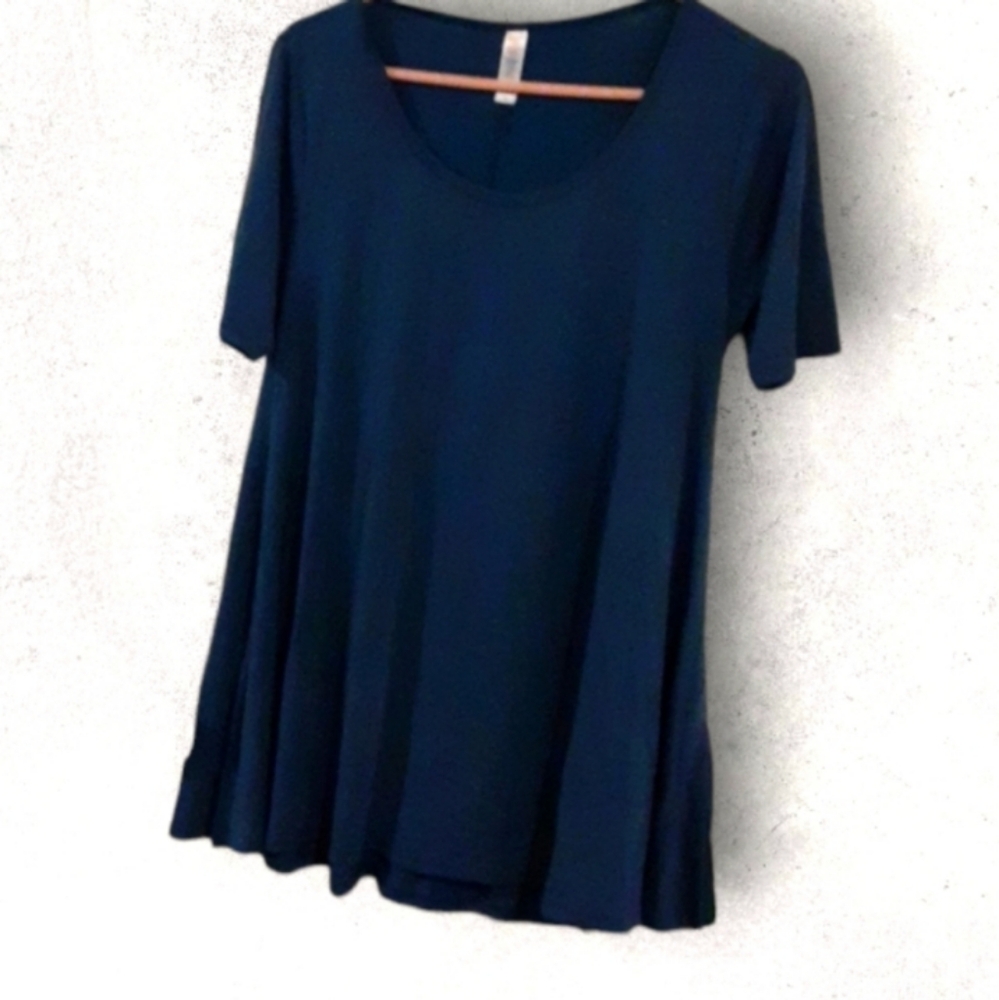 Beautiful Blue Lula Roe Short Sleve Shirt